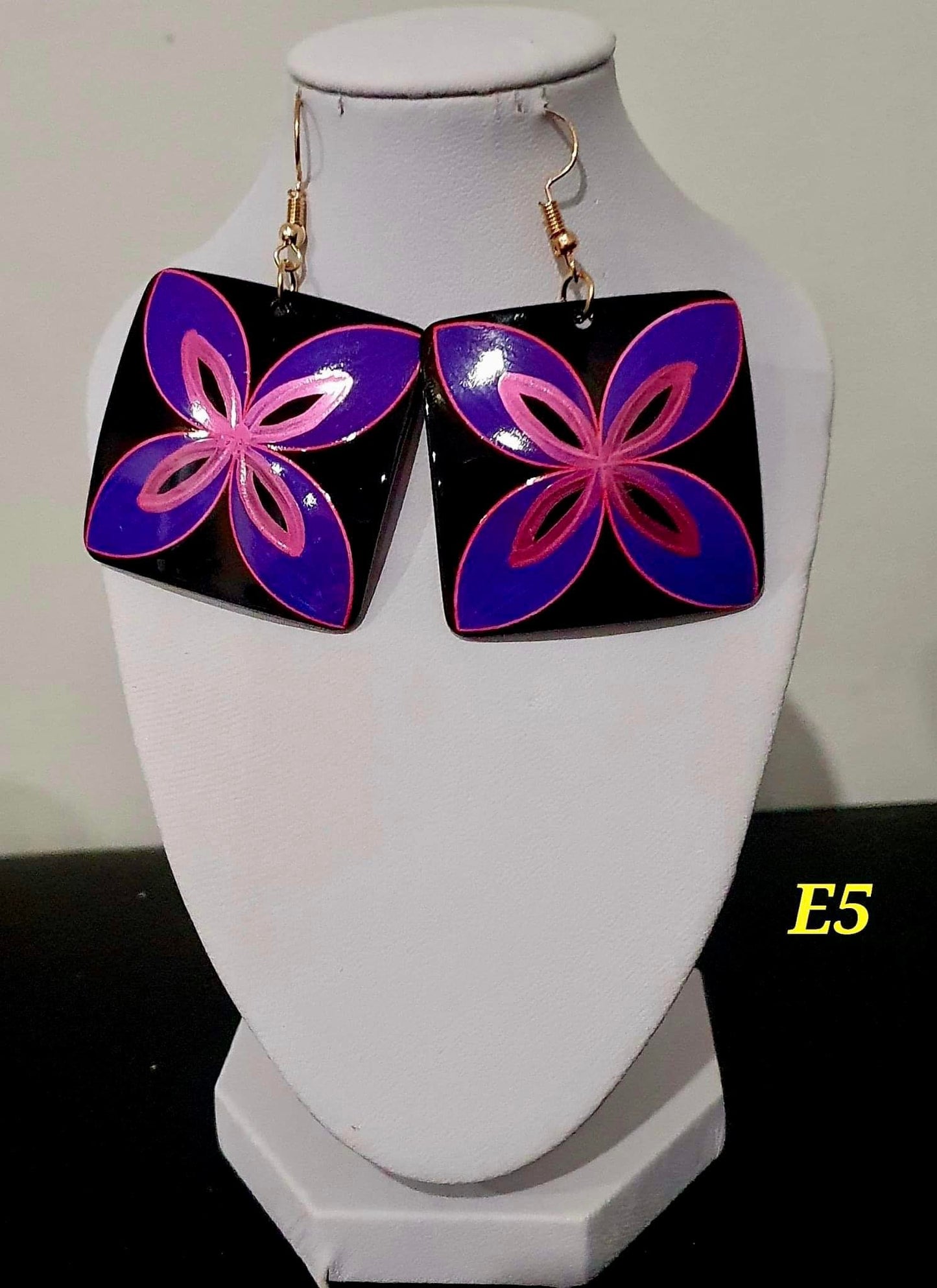 POLY DANGLE EARRINGS