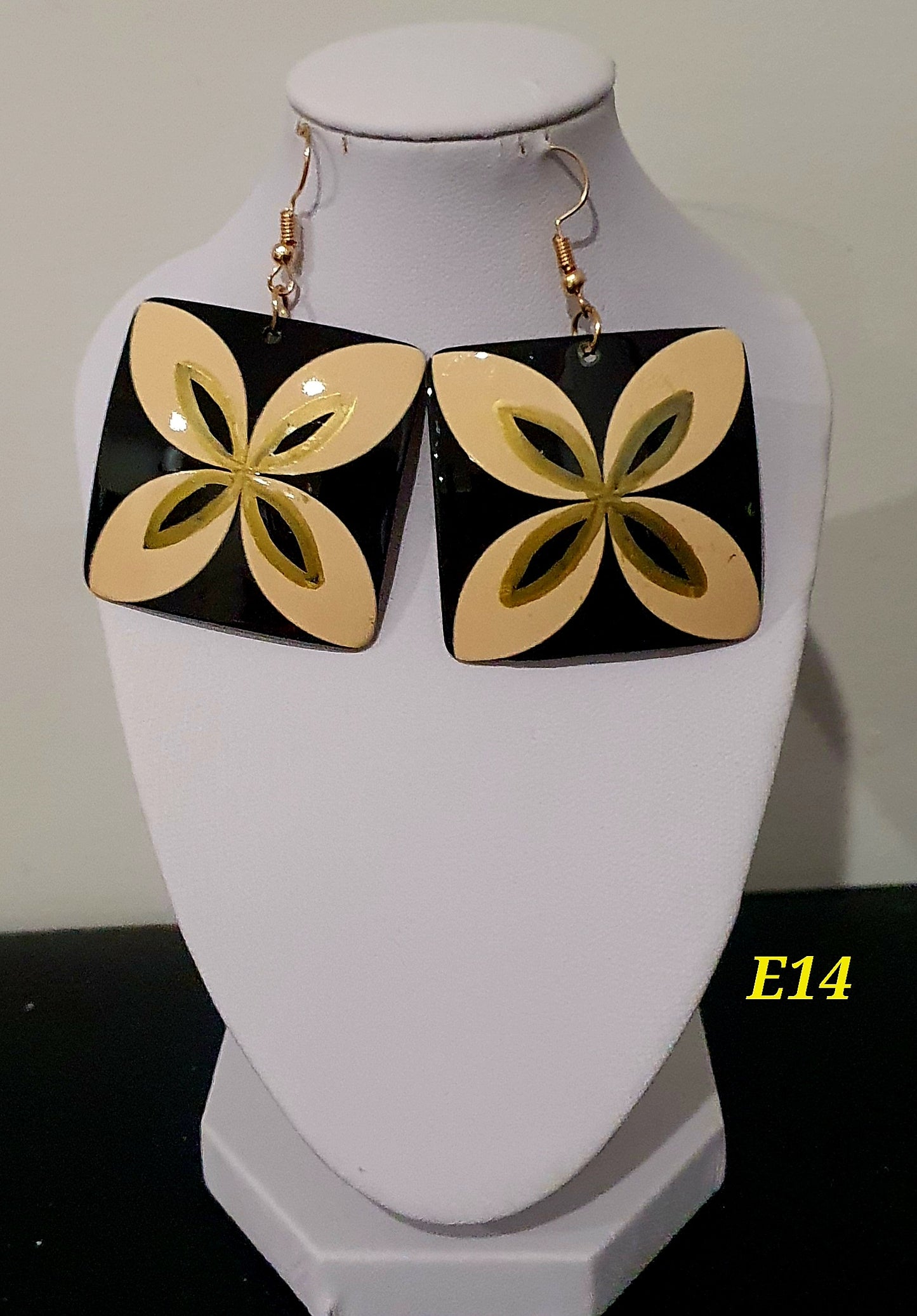 POLY DANGLE EARRINGS