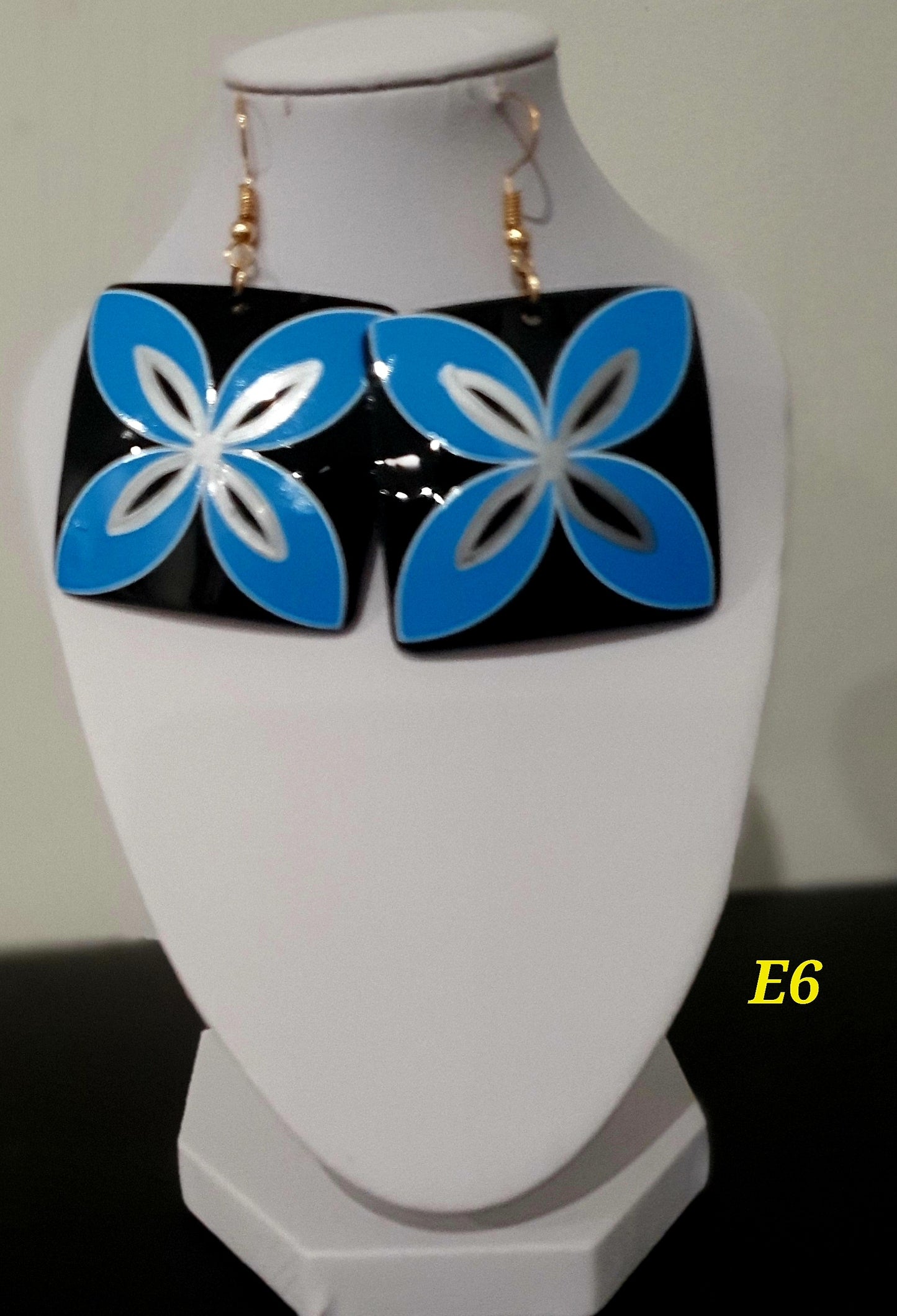 POLY DANGLE EARRINGS